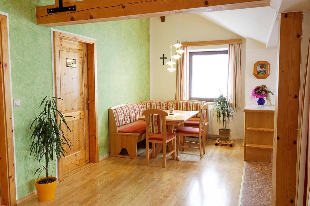 Hildegard Naturhaus Kirchberg bei Mattighofen Buitenkant foto